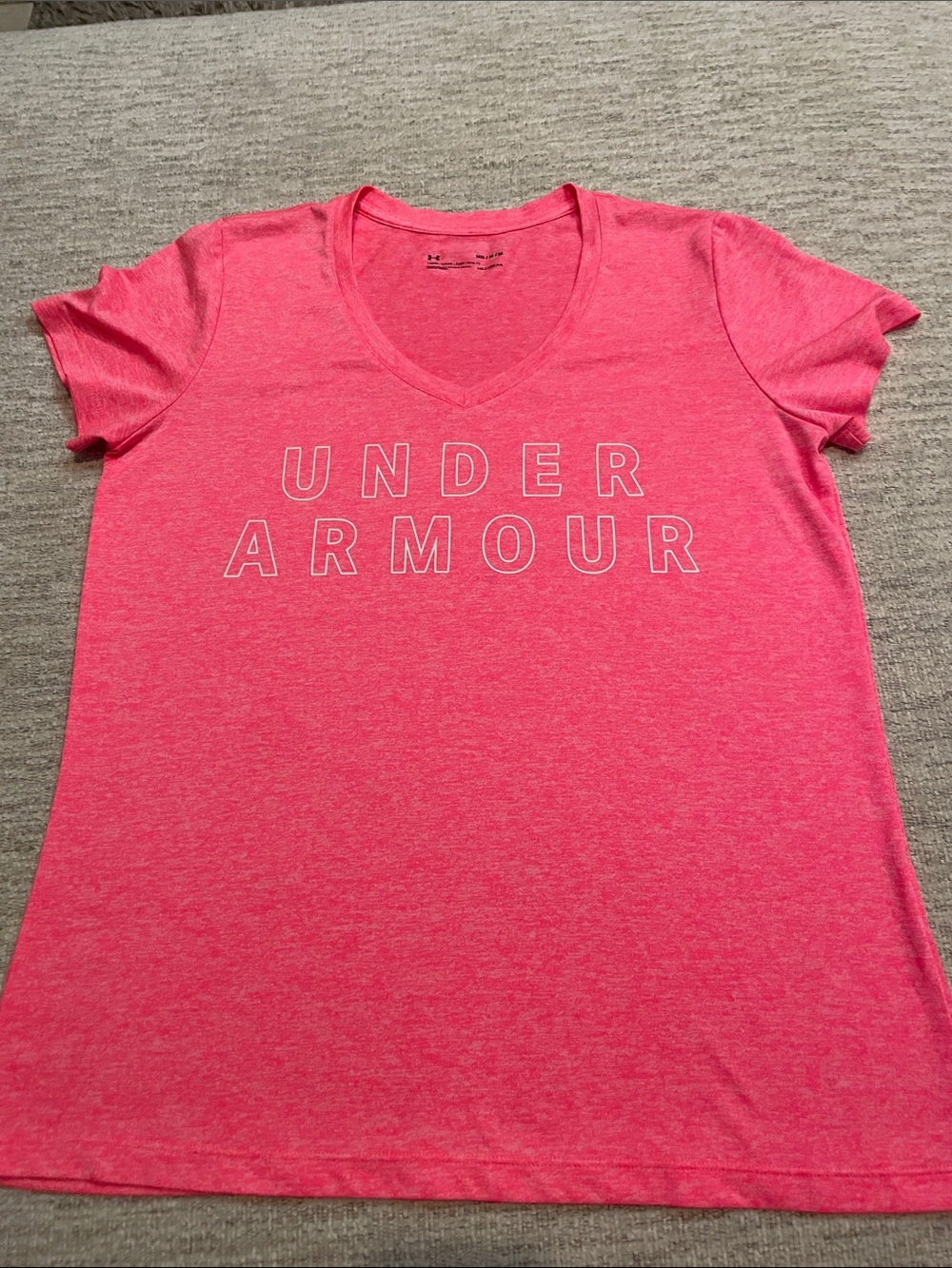 Under Armour Women’s Hot Pink V-Neck Logo Tee
Size - M - Picture 2 of 8